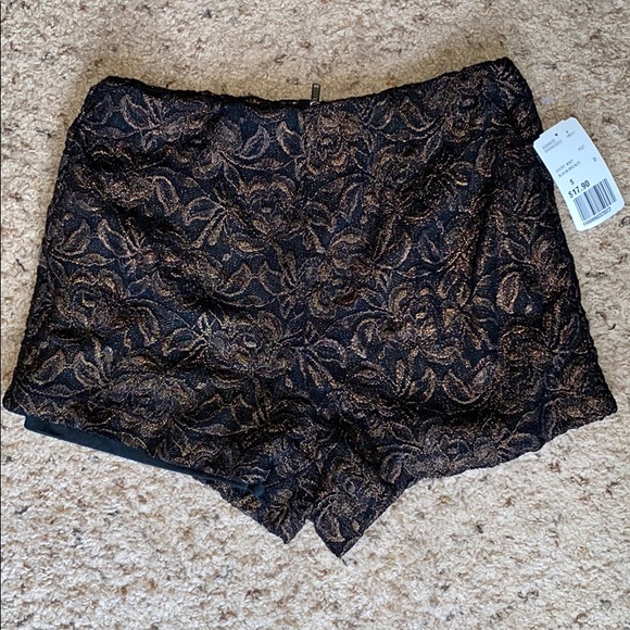 NEVER WORN- dress shorts - Picture 1 of 2